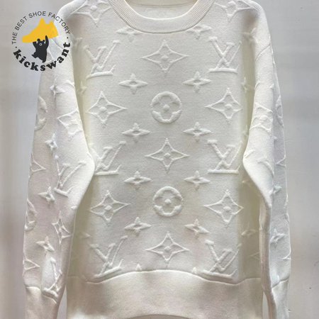 Embossed Pattern Round Neck Long Sleeves
