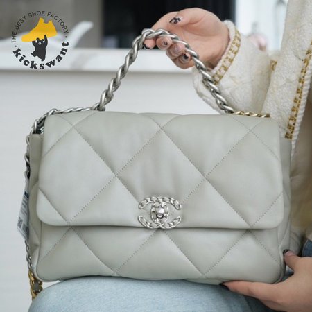 Chanel 19 Handbag AS1160