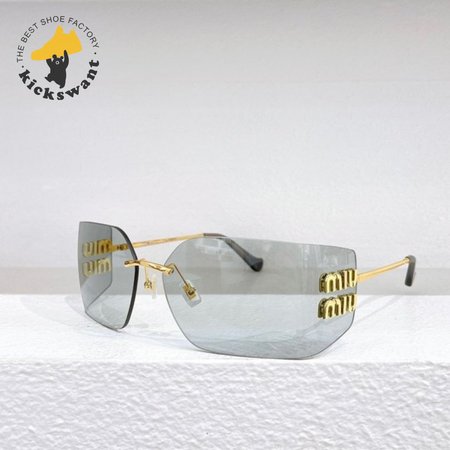 Miu Miu Virtual Try-On Runway Sunglasses