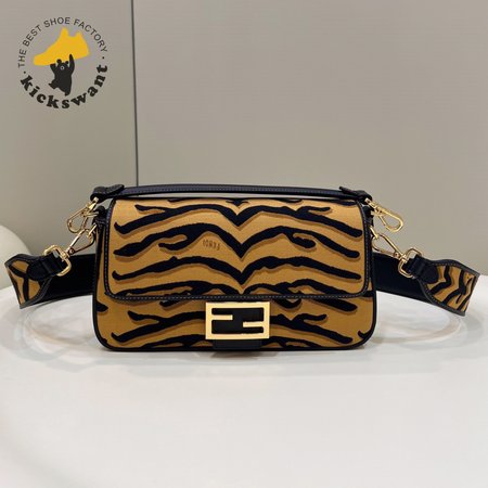 Fendi Baguette 8818