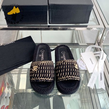 Chanel Crochet Mule Black/Gold 35-40