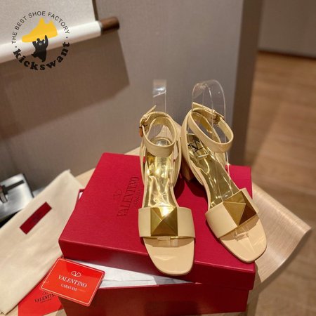 Valentino One Stud Calfskin Sandal 35-39